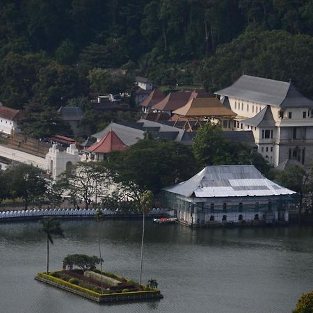 Sandriana Lake View Hotel Kandy Exteriör bild