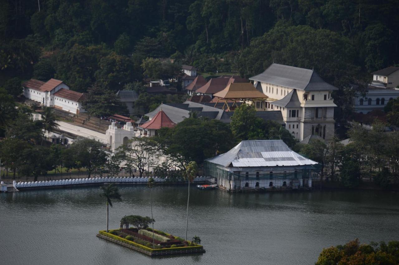 Sandriana Lake View Hotel Kandy Exteriör bild