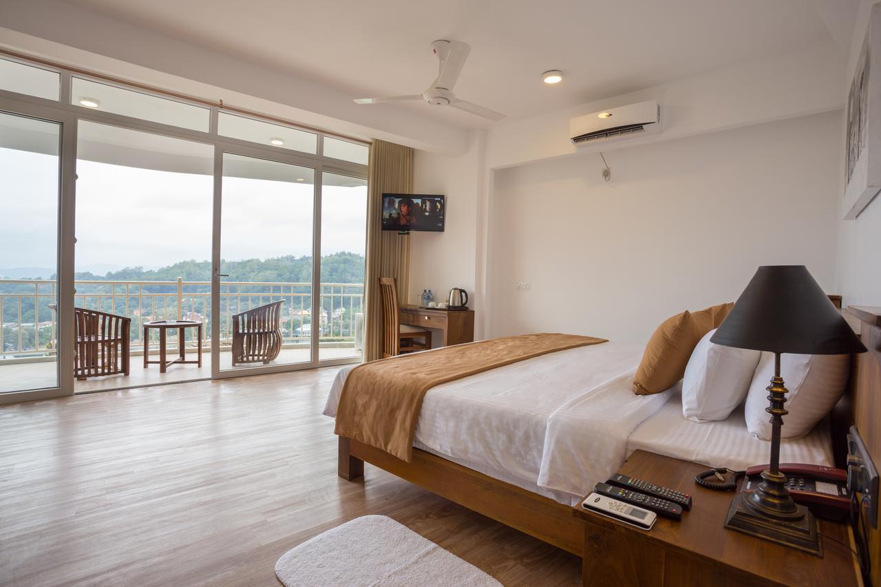 Sandriana Lake View Hotel Kandy Exteriör bild