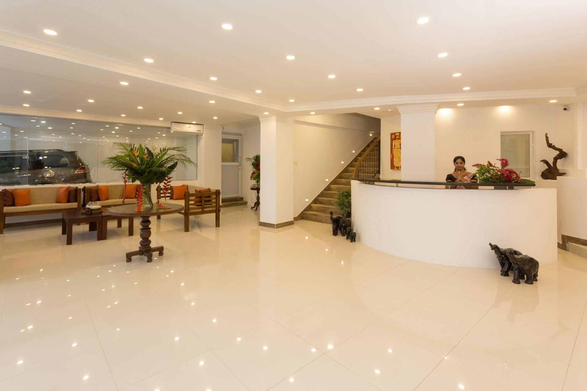 Sandriana Lake View Hotel Kandy Exteriör bild